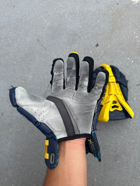 2024 BIG 10 Champions Michigan Lacrosse Gloves
