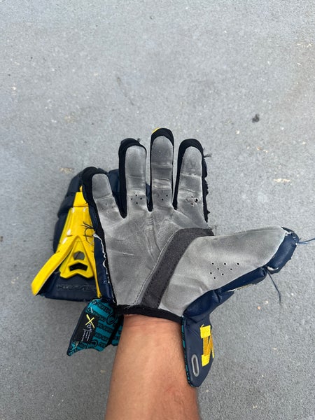 2024 BIG 10 Champions Michigan Lacrosse Gloves
