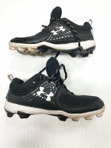 Used Under Armour BASEBALL LOW TOP Senior 7.5 Baseball and Softball Cleats 11860-S000272114