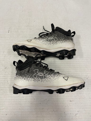 Used Under Armour .CLEAT Senior 8 Baseball and Softball Cleats 11860-C000270972