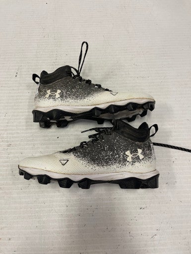 Used Under Armour .CLEAT Senior 8 Baseball and Softball Cleats 11860-C000270972