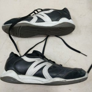 Used Mitre Junior 04.5 Indoor Soccer Indoor Cleats 11860-S000241789