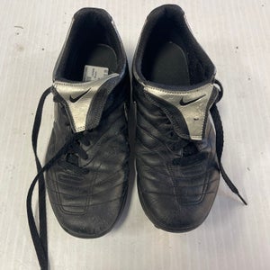 Used Nike Senior 7 Indoor Soccer Indoor Cleats 11860-C000271295