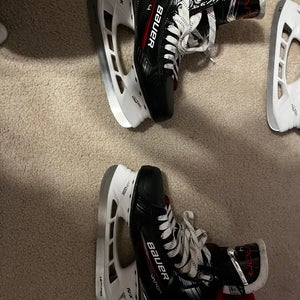 Bauer Vapor X4 Regular Width   6.5 (New)
