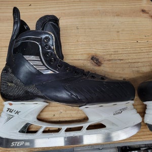 2016 True SVH Pro Hockey Skates Regular Width Pro Stock 9 (Used)