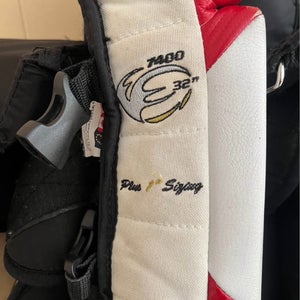 Vaughn (Used) Goalie Leg Pads