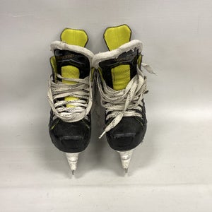 Used Bauer Skates Junior 02.5 Ice Hockey Skates 11851-s000016568