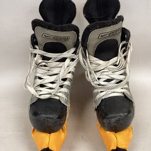 Used Nike Baur Tuk Junior 03.5 Ice Hockey Skates 11851-s000020137