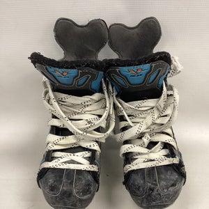 Used Ccm Vector 6.0 Junior 02.5 Ice Hockey Skates 11851-s000018873