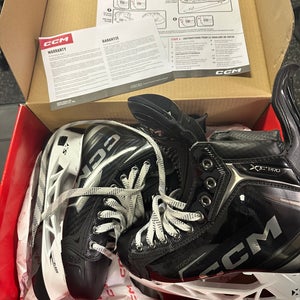 CCM Tacks XF Pro, Size 5.5, Regular Width LIKE NEW