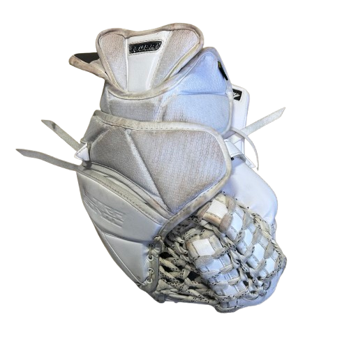 Bauer Supreme Ultrasonic - Used Pro Stock Full Right Goalie Glove (White)