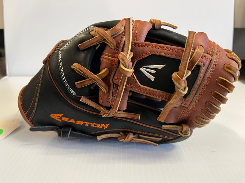 Easton Right Hand Throw Mako Baseball Glove 11.5" (New)