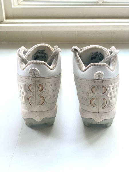White and Gold Kids Youth Under Armour Multi Sport Molded Cleats for baseball, lacrosse (Used)