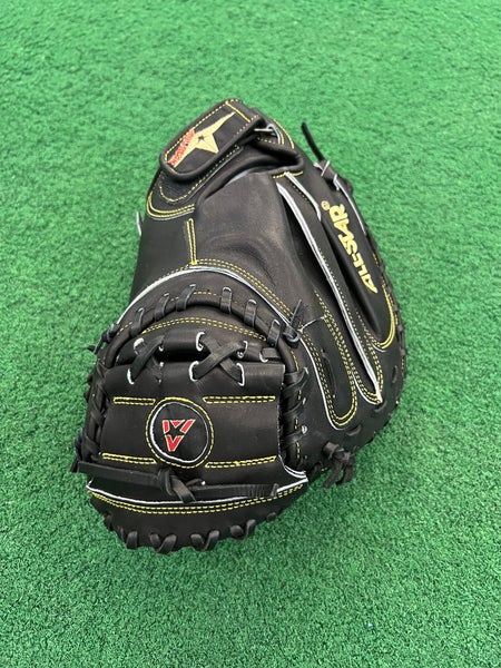 All Star Right Hand Throw CM3000SBK Catcher's Glove 33.5" (New)