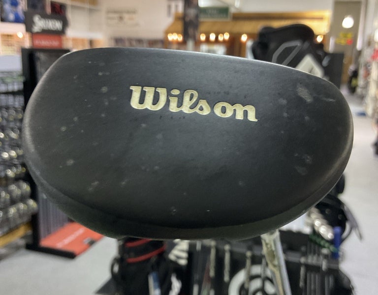 Used Wilson harmonized 35.5" Right Handed Mid-Mallet Putter 10" Grip