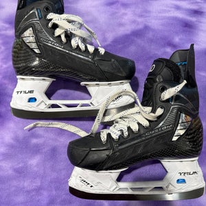 Senior True SVH Hockey Skates Regular Width 7 (Used)