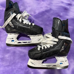 Intermediate True SVH Hockey Skates Regular Width Size 3 (Used)