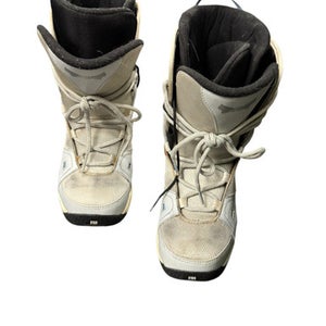 Used 5150 Womens Snowboard Boots Grey Senior 6 11849-S000025622