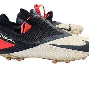 Used Nike Soccer Cleats White Youth 06.0 11849-S000022267
