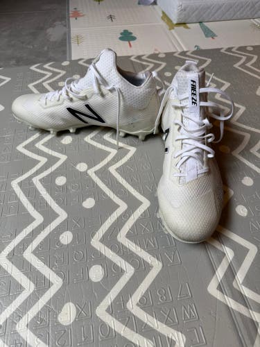 New Balance Freeze Cleats