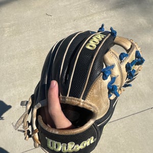 Wilson Right Hand Throw Infield A2000 11.75" (Used)