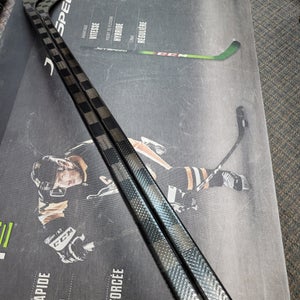 2 PACK | P28 | 75 Flex NEW! CARBON PRO Extra Lite Right Handed Hockey Sticks Pro Stock