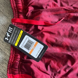 Red Small Men's Under Armour Shorts (New)