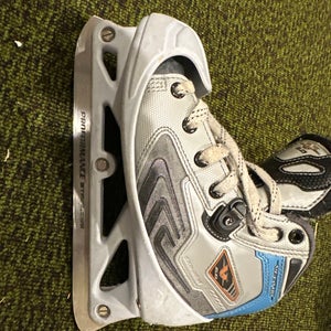 CCM CCM Vector 6.0 Regular Width Size 2.5 (Used)