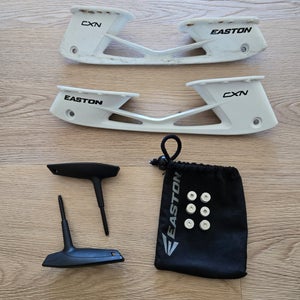 Easton Mako CXN 272 mm Holders (Pair)