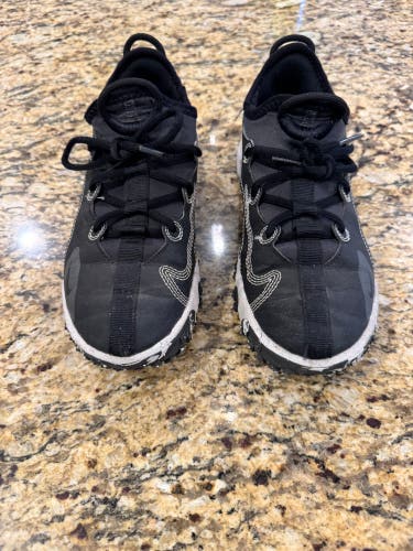 Nike turf shoes 3Y