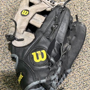 Wilson A450 Right Hand Throw Baseball Glove 12" (Used)