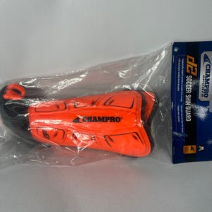 Used Champro CHAMPRO SOCCER SHIN GUARDS MD Soccer Shin Guards 11834-S000014158