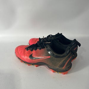 Used Nike BB CLEAT SIZE 4 Junior 04 Baseball and Softball Cleats 11834-S000014186