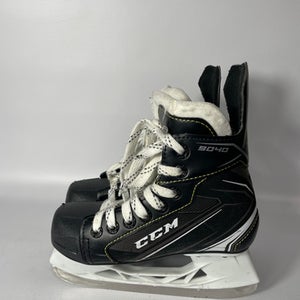 Used CCM CCM YOUTH HOCKEY SKATES Intermediate 3.5 Ice Hockey Skates 11834-S000014347