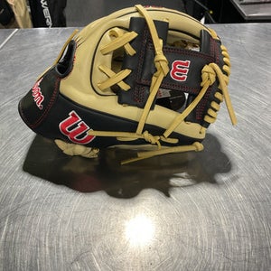New A900 PF 11.5IN BLONDE/BLACK/RED 11834-WILWBW102570115