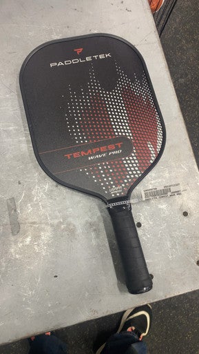 Used Paddletek Tempest Wave Pro Pickleball Racquet Black 11337-s000450787