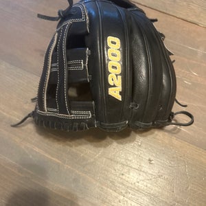 2023 Wilson Right Hand Throw Infield A2000 Baseball Glove 11.5" (New)