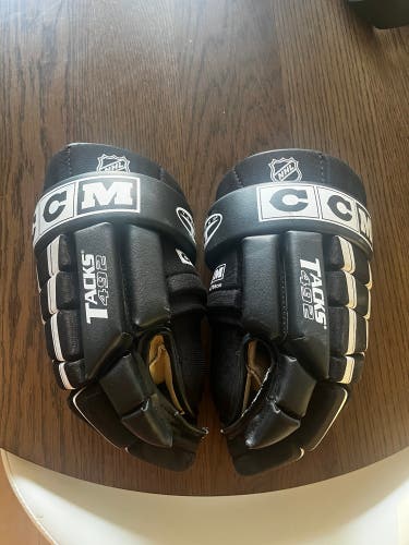 CCM Tacks 492 Gloves 14"  (Used)