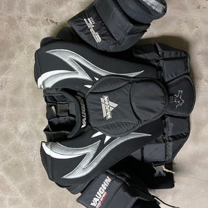 Small  Vaughn Epic 8800 Goalie Chest Protector (Used)