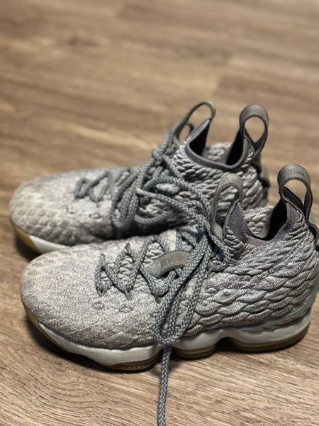 NIKE LeBron 15 City Series Youth size 4 Wolf Grey/Metallic Gold
