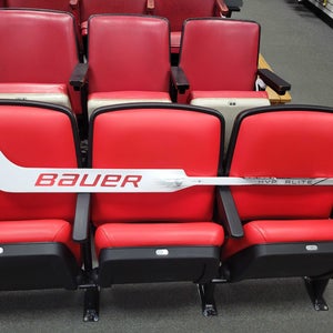 Senior Bauer Hyperlite 2 Full Right Goalie Stick 26" Paddle Pro Stock (New)