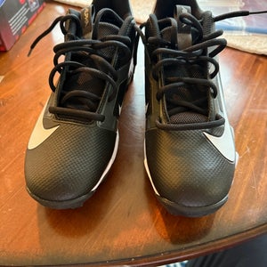 Men's  Size M 6.0 (W 7.0) Nike Mid Top Menace 4 shark bg wide Molded Cleats (New)