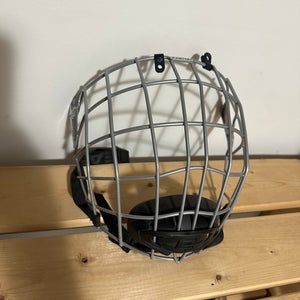 Medium  Easton S17 Full Cage (New)