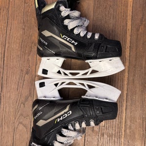 CCM Tacks AS-V Hockey Skates Regular Width   Size 2 (Used)