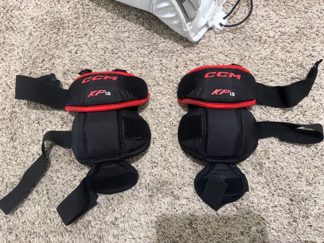 CCM KP 1.5 Knee Pads - Size Youth (Barely Used)