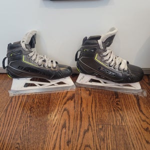 Bauer Elite Hockey Goalie Skates Regular Width Size 3.5 (Used)