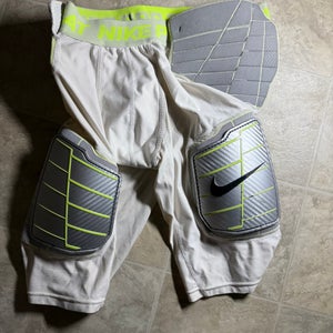 XXL Adult Nike nike pro combat (New)