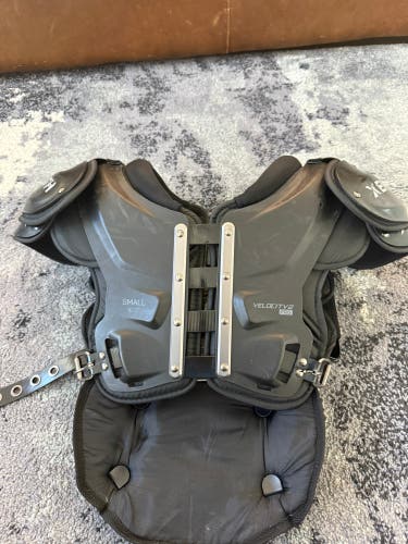 Small Adult Xenith Velocity Pro Light Shoulder Pads (Used)