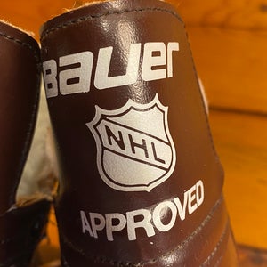 Bauer Vintage NHL Approved Adult Size 7 (Used)