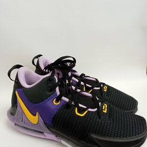 Used Nike Senior 11.5 Basketball Shoes 11862-s000083340